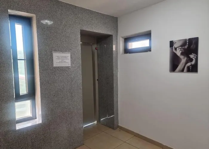 Gul Mona * סאטורן