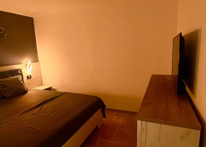 Gul Mona סאטורן