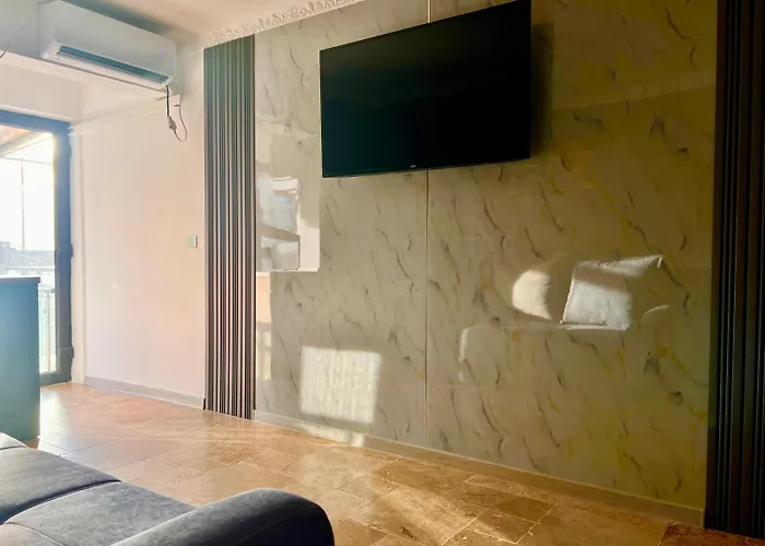 Gul Mona דירה סאטורן