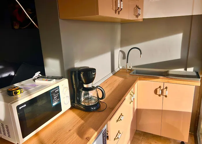 Gul Mona * סאטורן