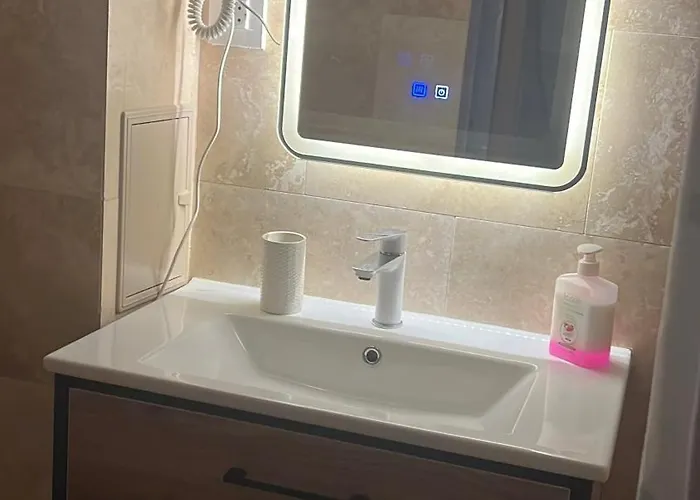 Gul Mona סאטורן